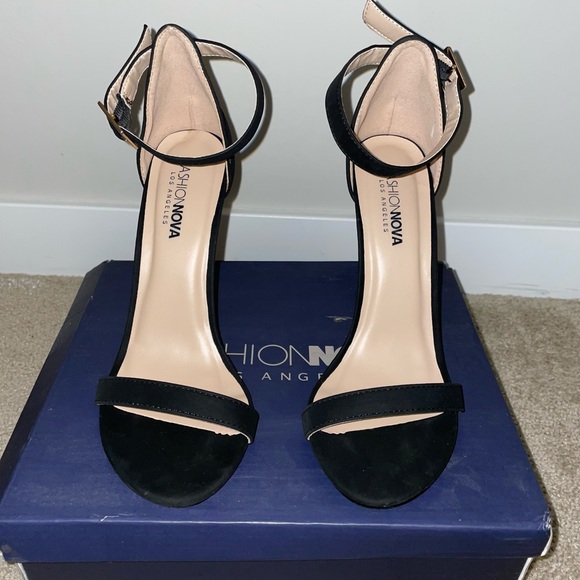 *Fashion Nova* - Picture 5 of 5